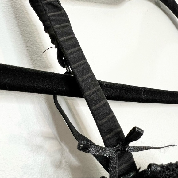 Aureole Lingerie France black pinstripe  and lace underwire bra 36C - Picture 10 of 14